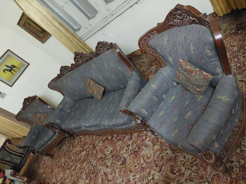 5 Seater/Sofa Set/Chinyoti made/kali tali/Solid wood/High quality 5