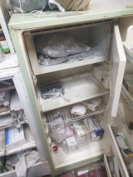 mini fridge with freezer good condition 1
