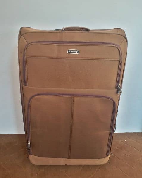 luggage bags/trolly bags with 4 wheels, imported from UAE 9