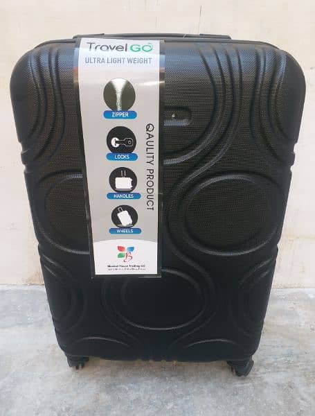 luggage bags/trolly bags with 4 wheels, imported from UAE 13