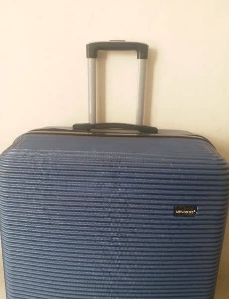 luggage bags/trolly bags with 4 wheels, imported from UAE 14