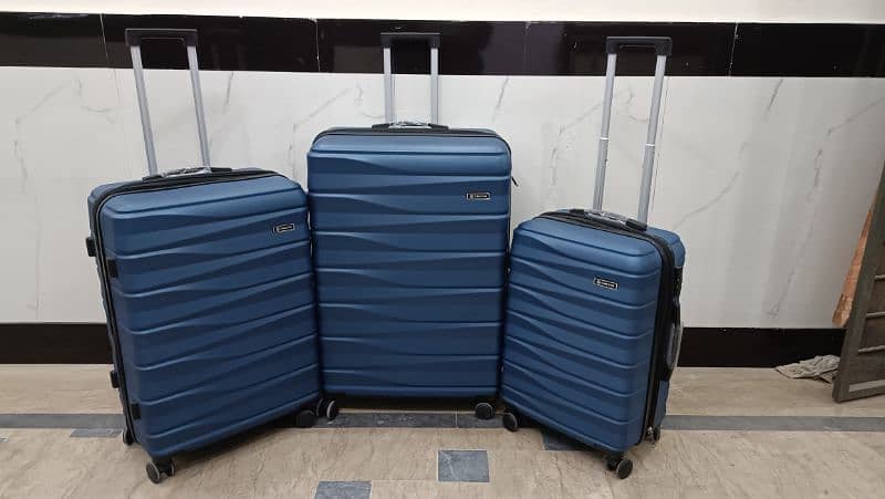 Luggage bags/ travel suitcases/ trolley bags/ travel trolley/ attachi 14