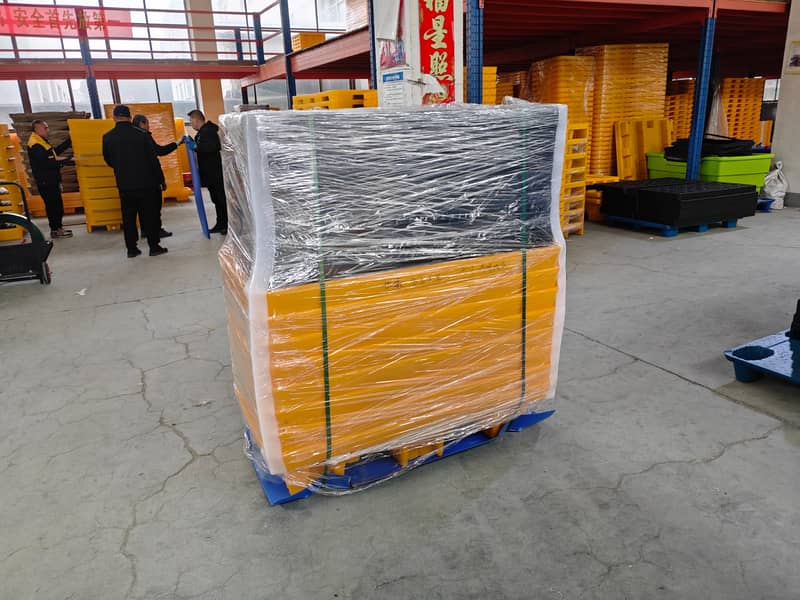 secondary spill containment pallet. HDPE pallet for 1,2,4 drums 1