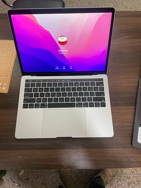 Apple Macbook Pro 2019 13 inch Touch Bar 2