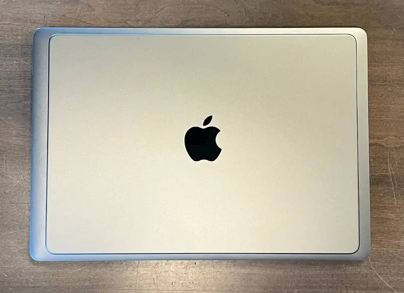 Apple Macbook Pro 14 - Apple M1 Pro Chip 8-cores CPU 14-cores 16gb 1tb 3
