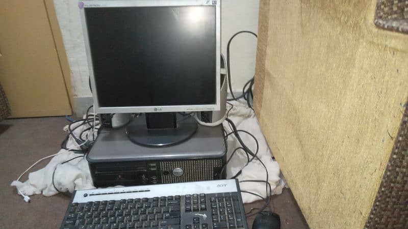Iam selling a computer. 2