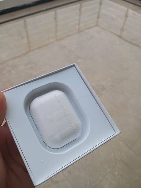 Apple Airpods Second generation 1