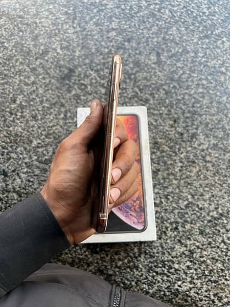 iphone Xsmax dual Approved 256gb 3