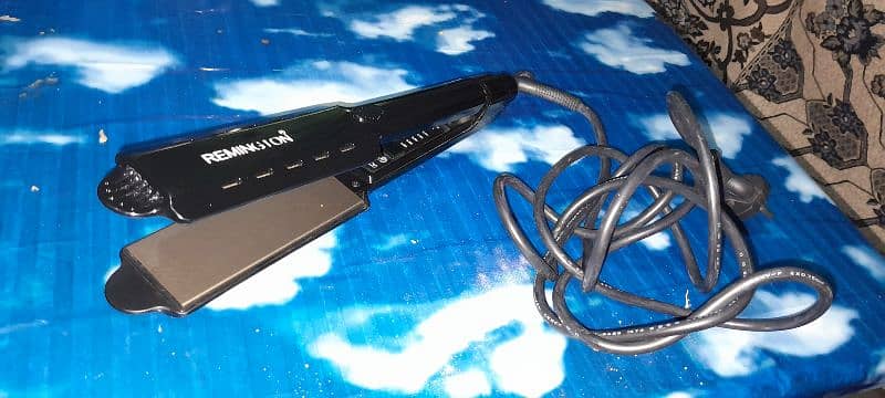 Remington Straightener. 2