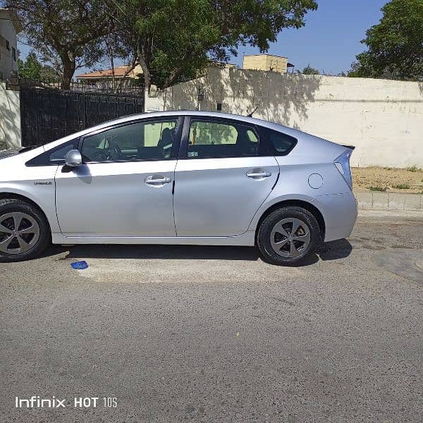 Prius 2014/2018 Top of the verient L Pakage as like new genuin conditi 8