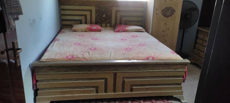 Full large size bed set /Complete bedset urgent sell 13