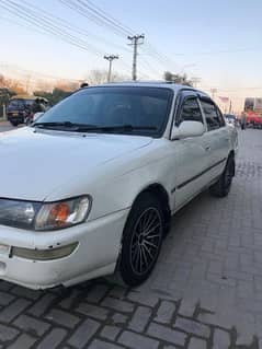 Toyota Corolla XE Saloon (1999/2000) urgent sale