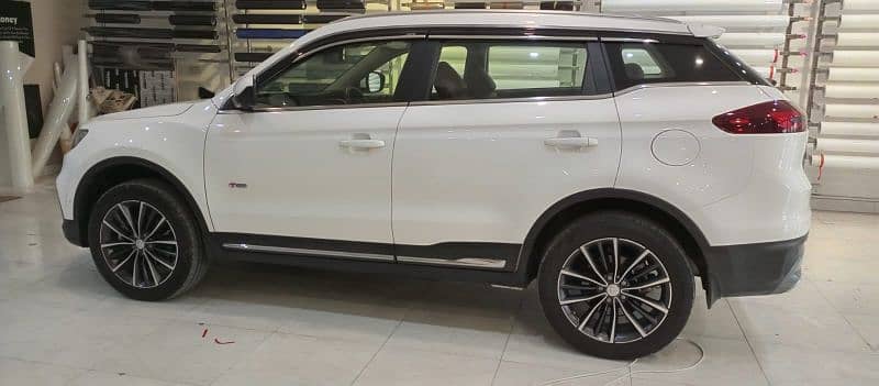 proton X70 Premium FWD 3