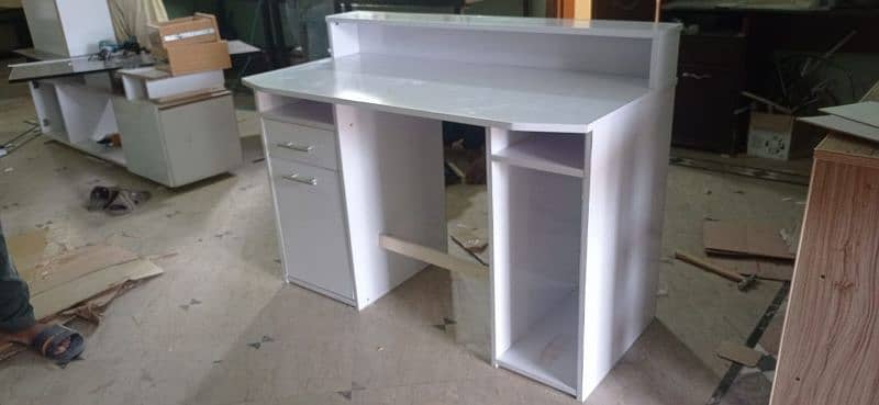 Home Office Table/Gaming Table/Computer Tables Brand New 03164773851 10