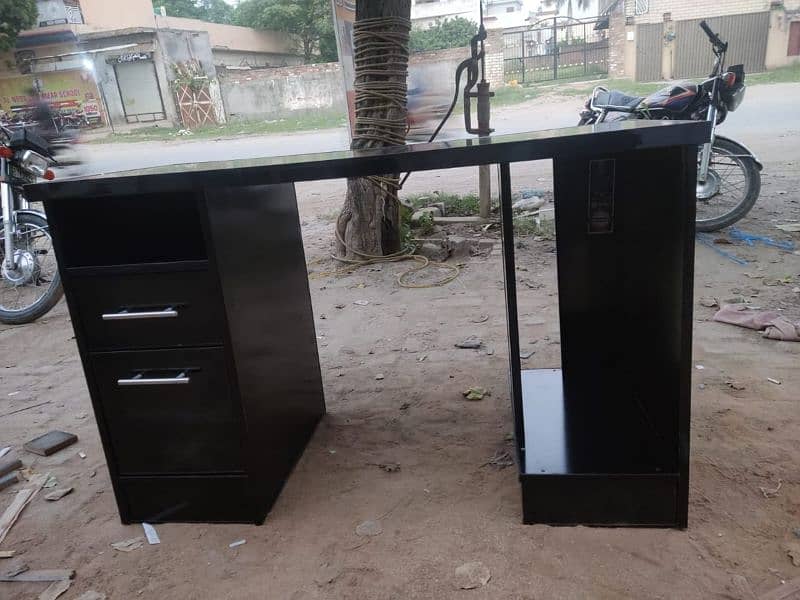 Home Office Table/Gaming Table/Computer Tables Brand New 03164773851 19