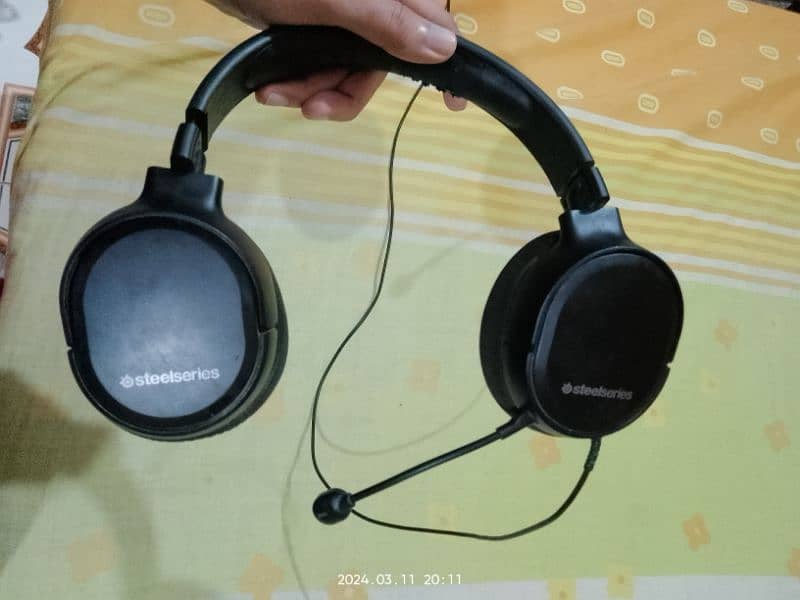 Headphone Headset For Gaming. Steel Series Arctics 1. 4