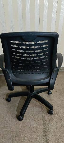 Office Adjustable wheel Chair. 1