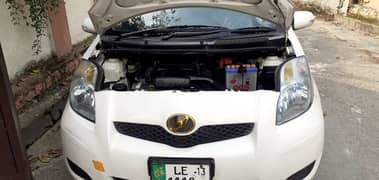 Top of the line 1300 cc vitz for sale 0