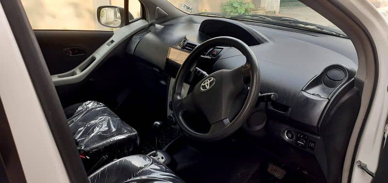 Top of the line 1300 cc vitz for sale 10