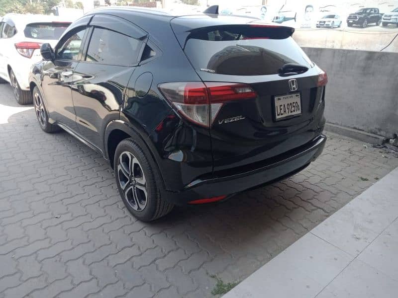 Honda vezel 2016 model 1