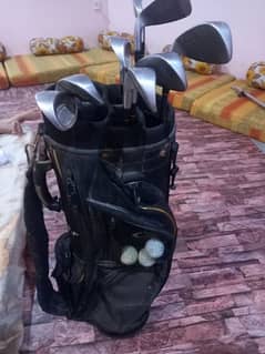 that is good condition and have three original golf balls i