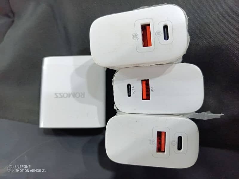 Romoss type C PD 30w + USB fast charger 0