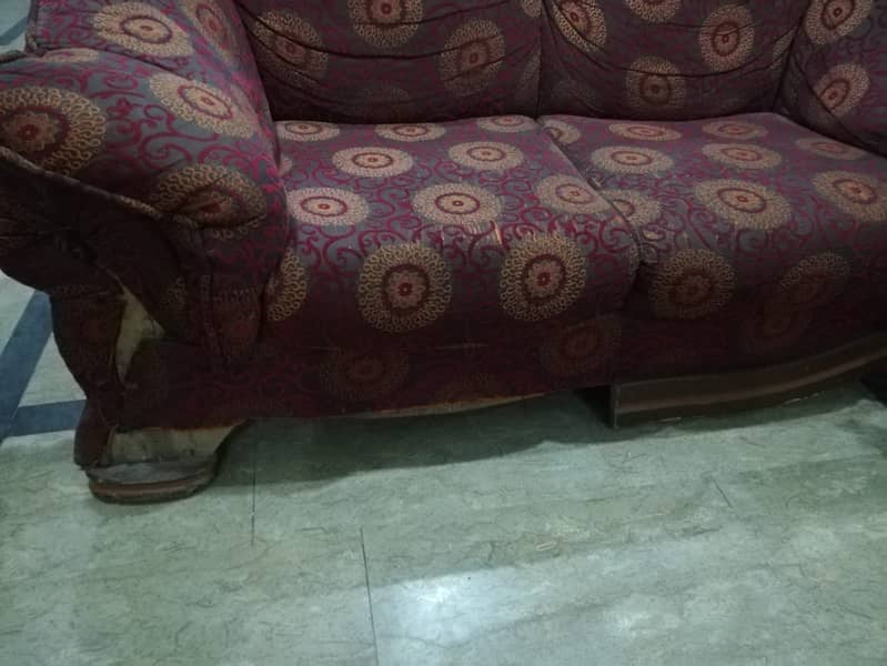 1+2+3 sofa set for sale. Jambo size with heavy wood. 2