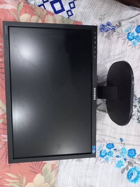 Samsung Lcd 19 inch/Mouse/keyboard 3