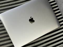 MacBook Air M1 | 100% battery Health | 93 % battery Health | 8/256