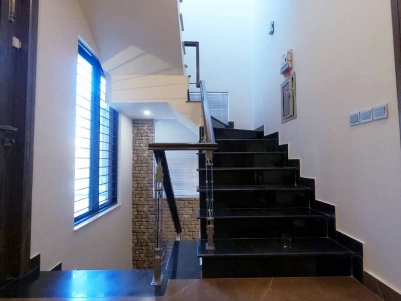 10 Marla Ultra Classic House For Sale Bahria Town Lahore 8