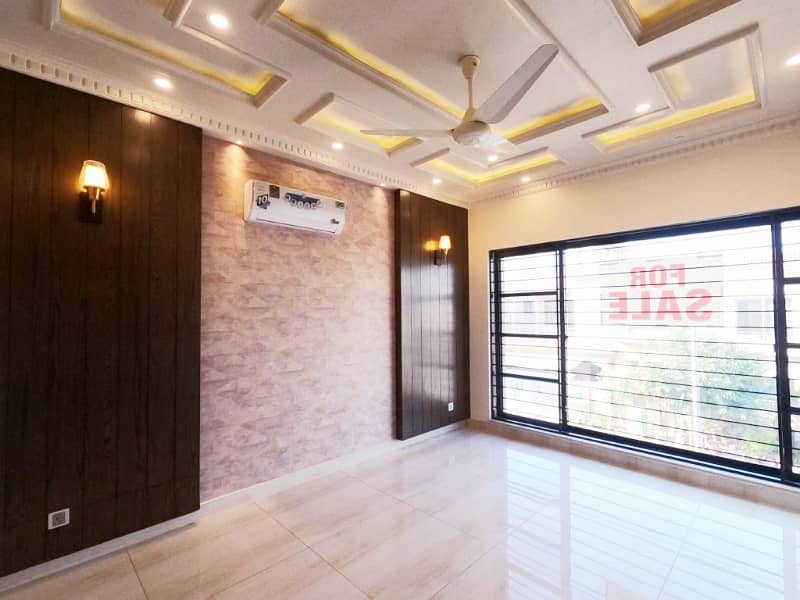 10 Marla Ultra Classic House For Sale Bahria Town Lahore 18