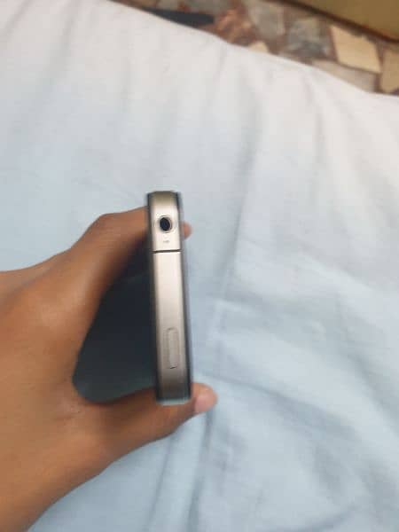 iphone 4s 10 by 10 condition with chargernon non pta approved 3