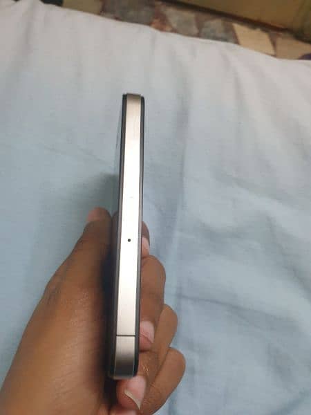 iphone 4s 10 by 10 condition with chargernon non pta approved 4