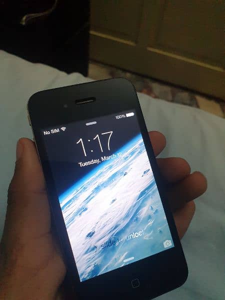 iphone 4s 10 by 10 condition with chargernon non pta approved 6