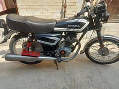 Honda 125 all geniun parts Good condition smooth drive 0