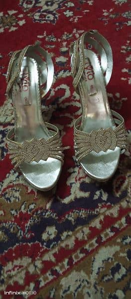 fancy heels one pair 1000 rs me sirf 0