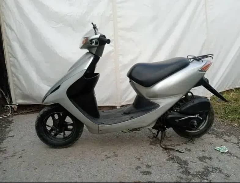 SCOOTER - VERY GOOD CONDITION 0