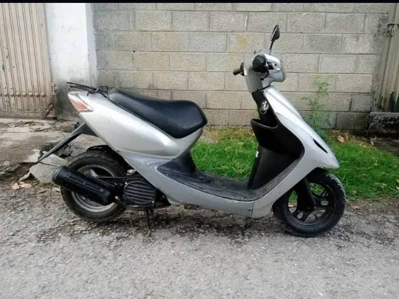 SCOOTER - VERY GOOD CONDITION 1