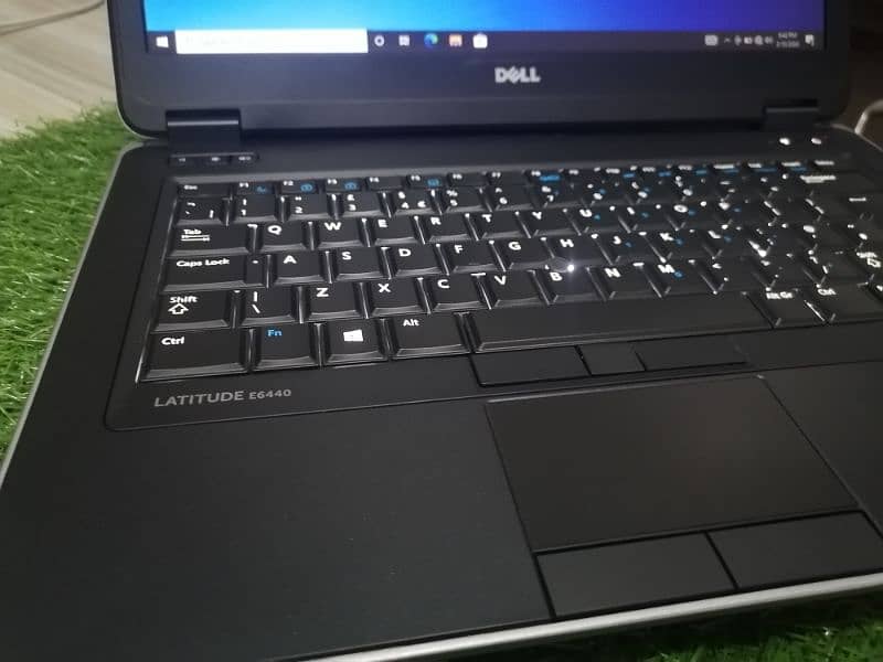 Dell 6440 i7 4th with 2GB dedicated graphics card 0