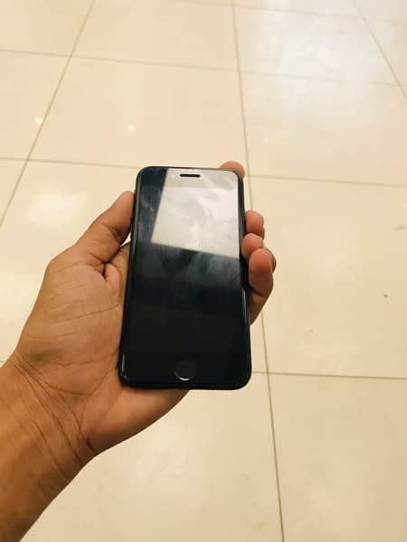 i phone 7 black colour pta approved 0