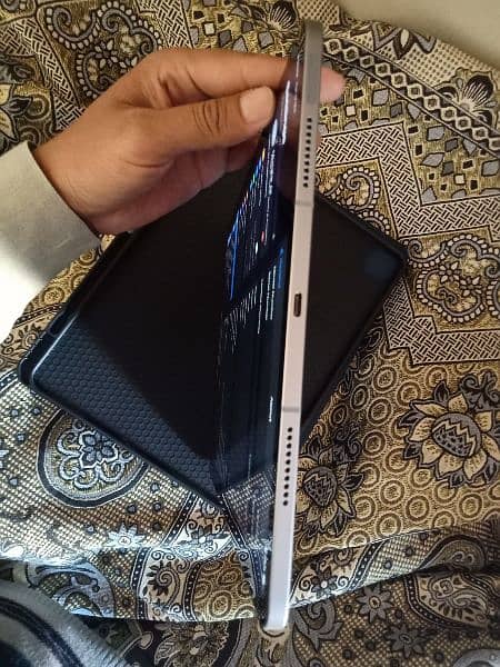 Apple iPad Pro M2 Chip 12.9" Inch 6th Generation 2TB - Space Gray 11