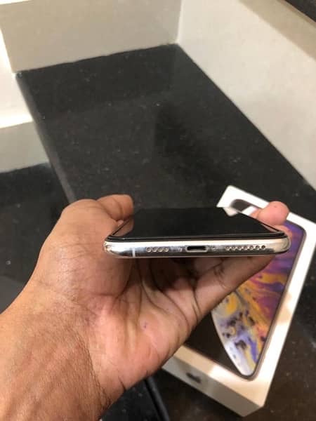 Iphone XSMAX for sale 256 GB 100% sealed phone 2