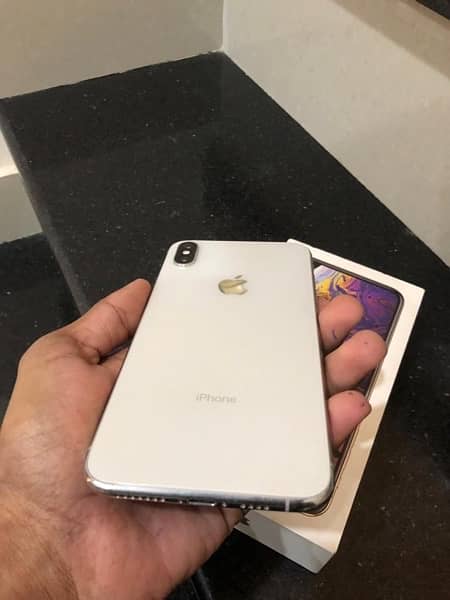 Iphone XSMAX for sale 256 GB 100% sealed phone 3