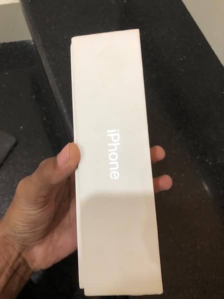 Iphone XSMAX for sale 256 GB 100% sealed phone 4