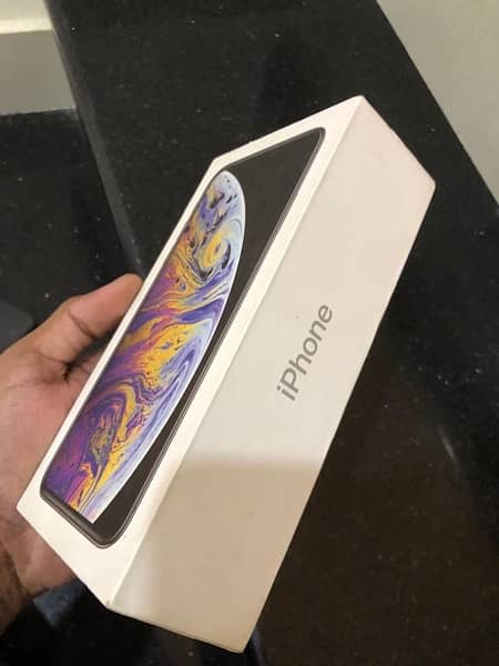 Iphone XSMAX for sale 256 GB 100% sealed phone 5