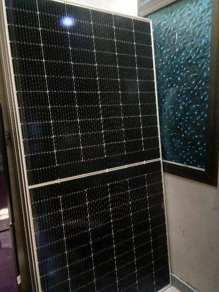 Canadian 545 watt Double Glass Bifical Half cut solar Panles 4