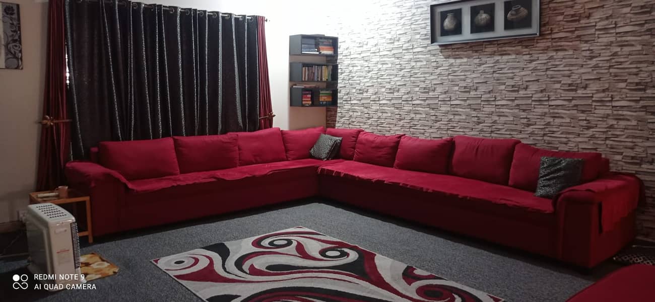 Lounge sofa with all items 9