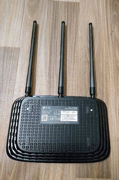 TPLINK WR940N - Tripple Antenna Wifi Router 2