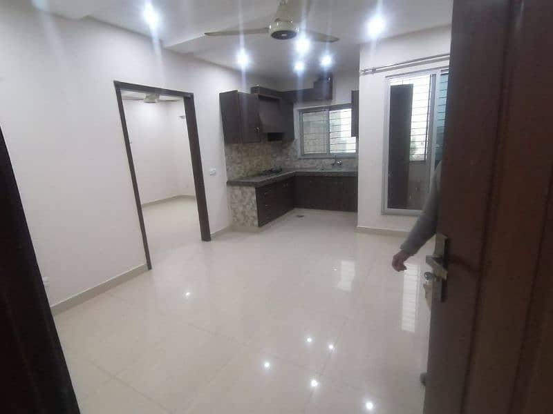 for rent fully luxury apartments available in bahria town lhr 1