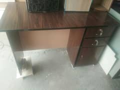 new high quality office table for computer available in store